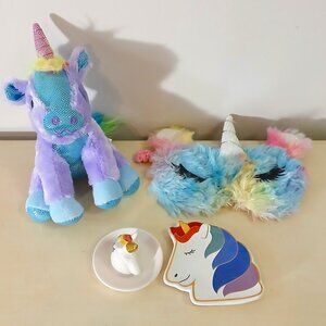 Set of unicorn items